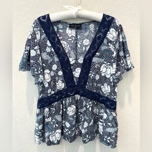 LANE BRYANT | Blue & White Floral Lace Trimmed Flutter Sleeve Peplum Top | 18